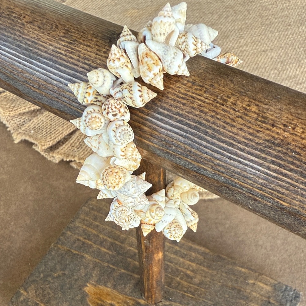 Natural Shell Bracelet with Cream and Tan Hues